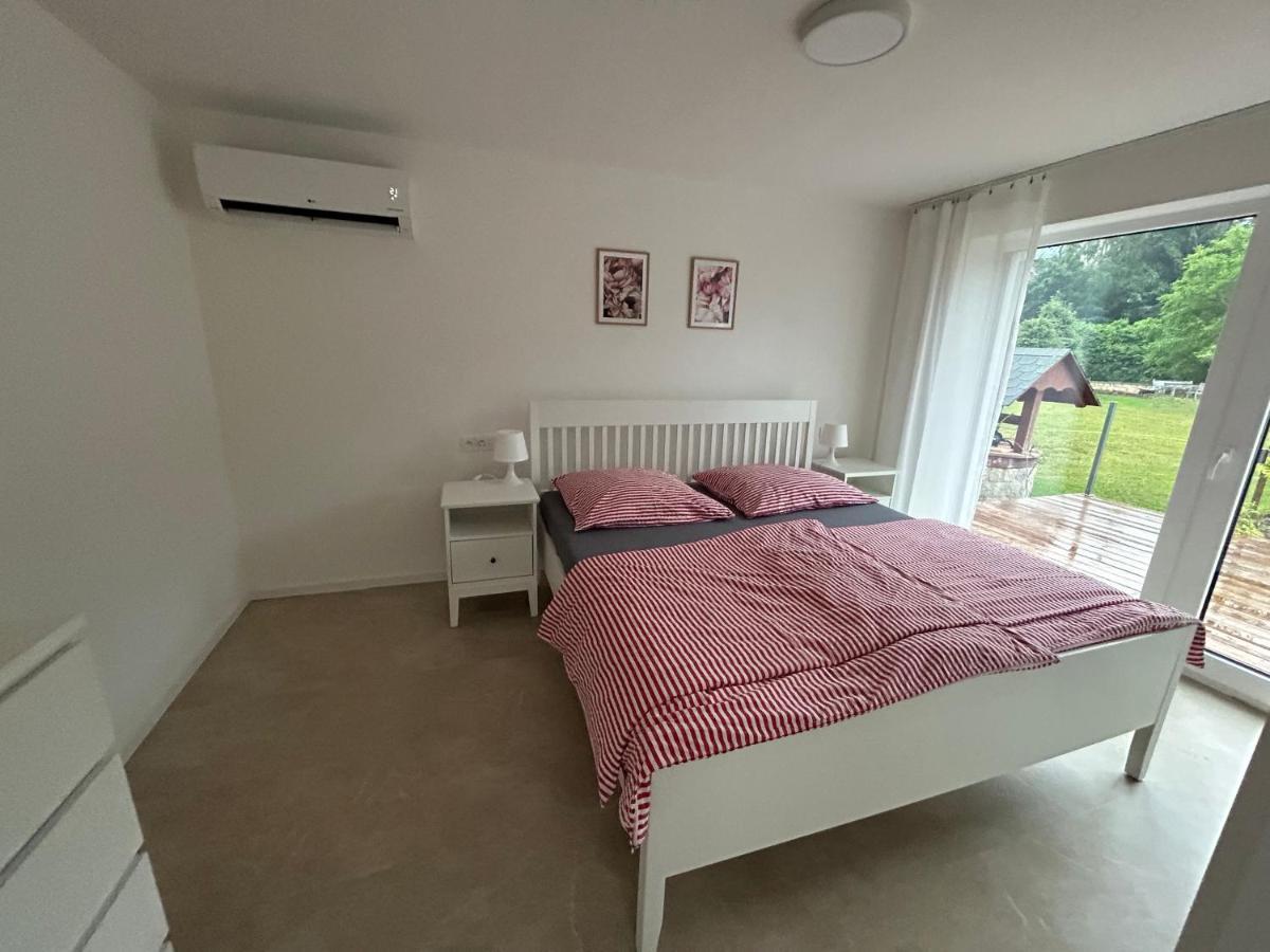 Red Travel Apartment Dvůr Králové nad Labem Eksteriør billede